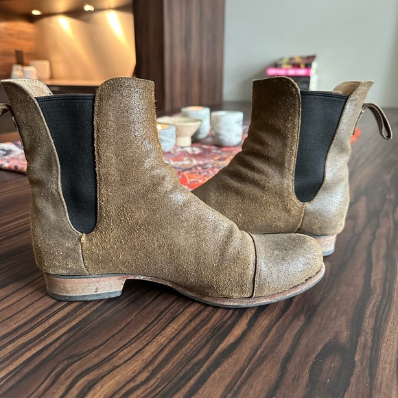 Poppy Barley Chelsea Boot- Distressed Khaki - Picture 4 of 6